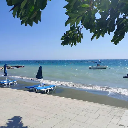 Lovely Seafront Place On 1st Line With Sea&mountain View In Peaceful Galatexcomplex Séjour chez l'habitant