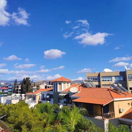 Séjour chez l'habitant Lovely Seafront Place On 1st Line With Sea&mountain View In Peaceful Galatexcomplex Limassol