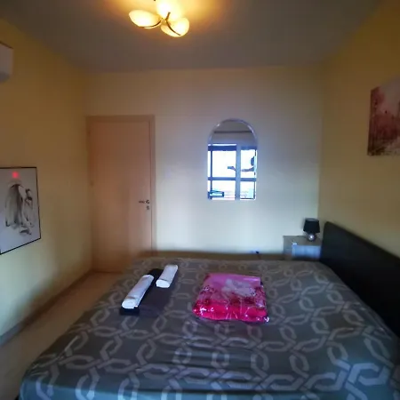 Séjour chez l'habitant Lovely Seafront Place On 1st Line With Sea&mountain View In Peaceful Galatexcomplex Limassol