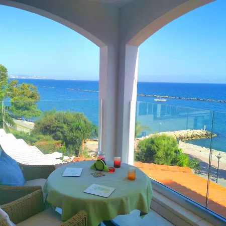 Lovely Seafront Place On 1st Line With Sea&mountain View In Peaceful Galatexcomplex Séjour chez l'habitant